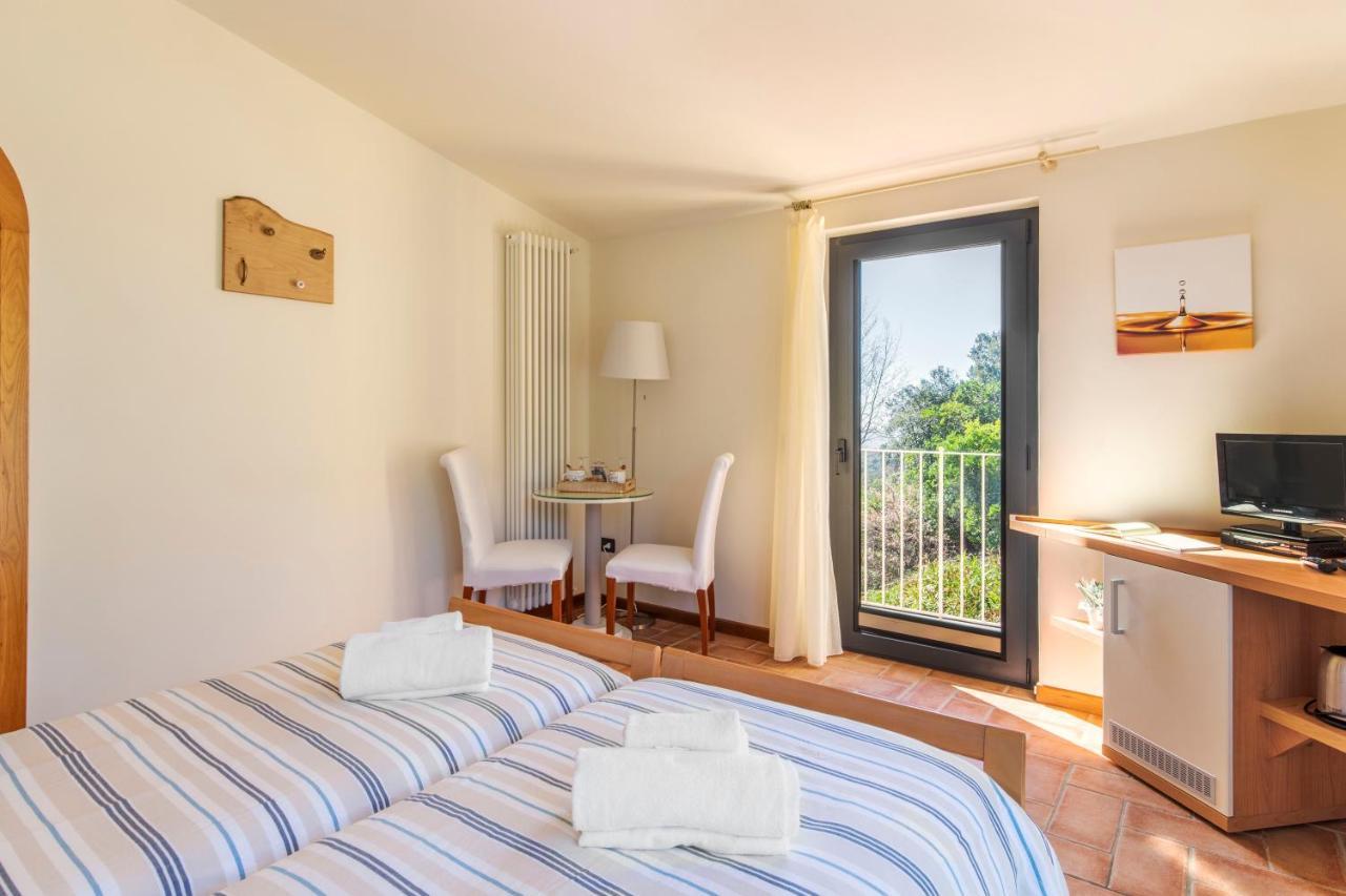 Holiday Prato Verde Chiatri Екстер'єр фото