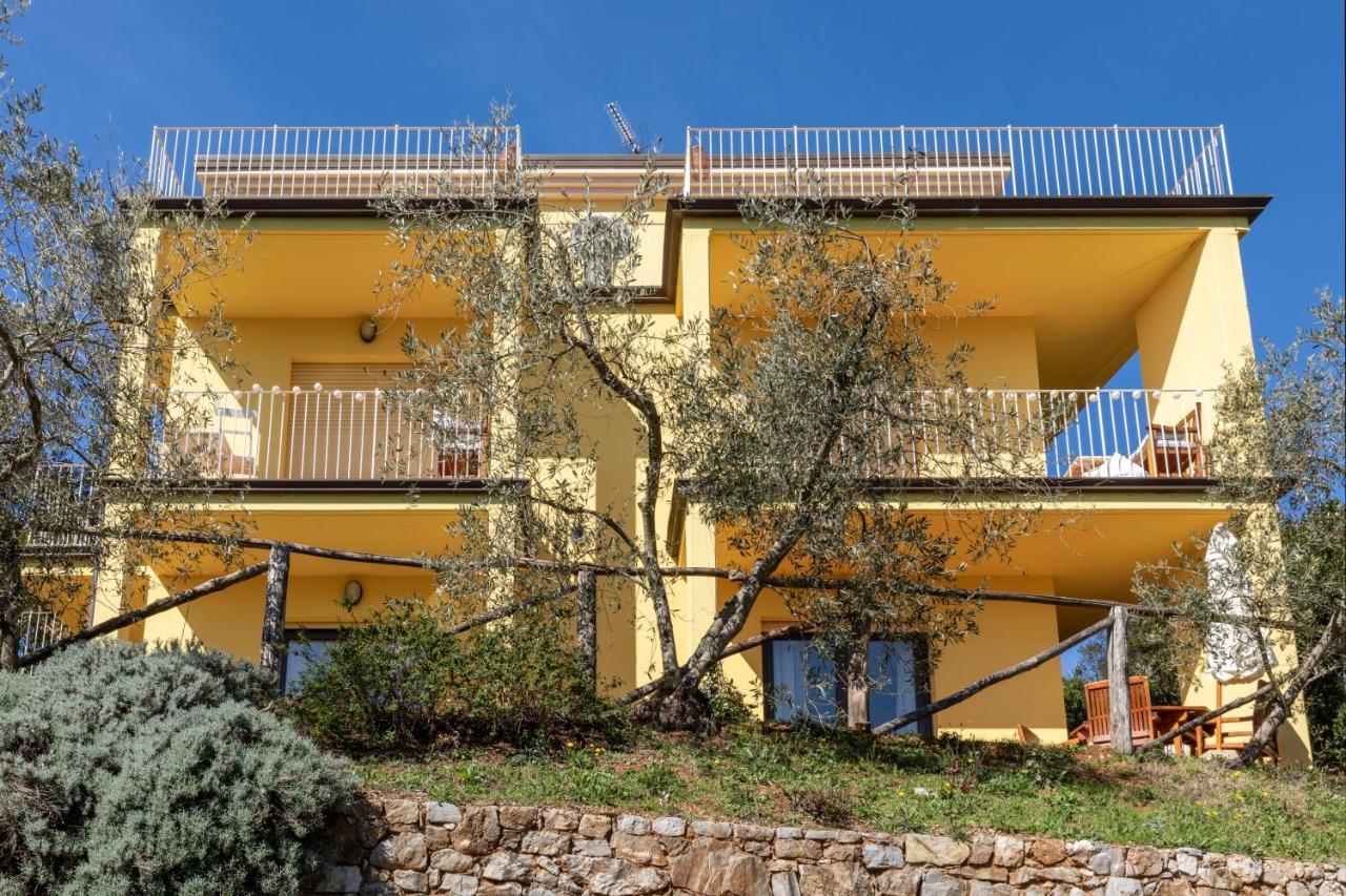 Holiday Prato Verde Chiatri Екстер'єр фото