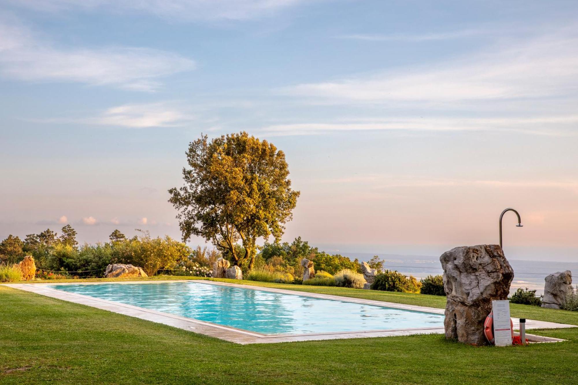 Holiday Prato Verde Chiatri Екстер'єр фото