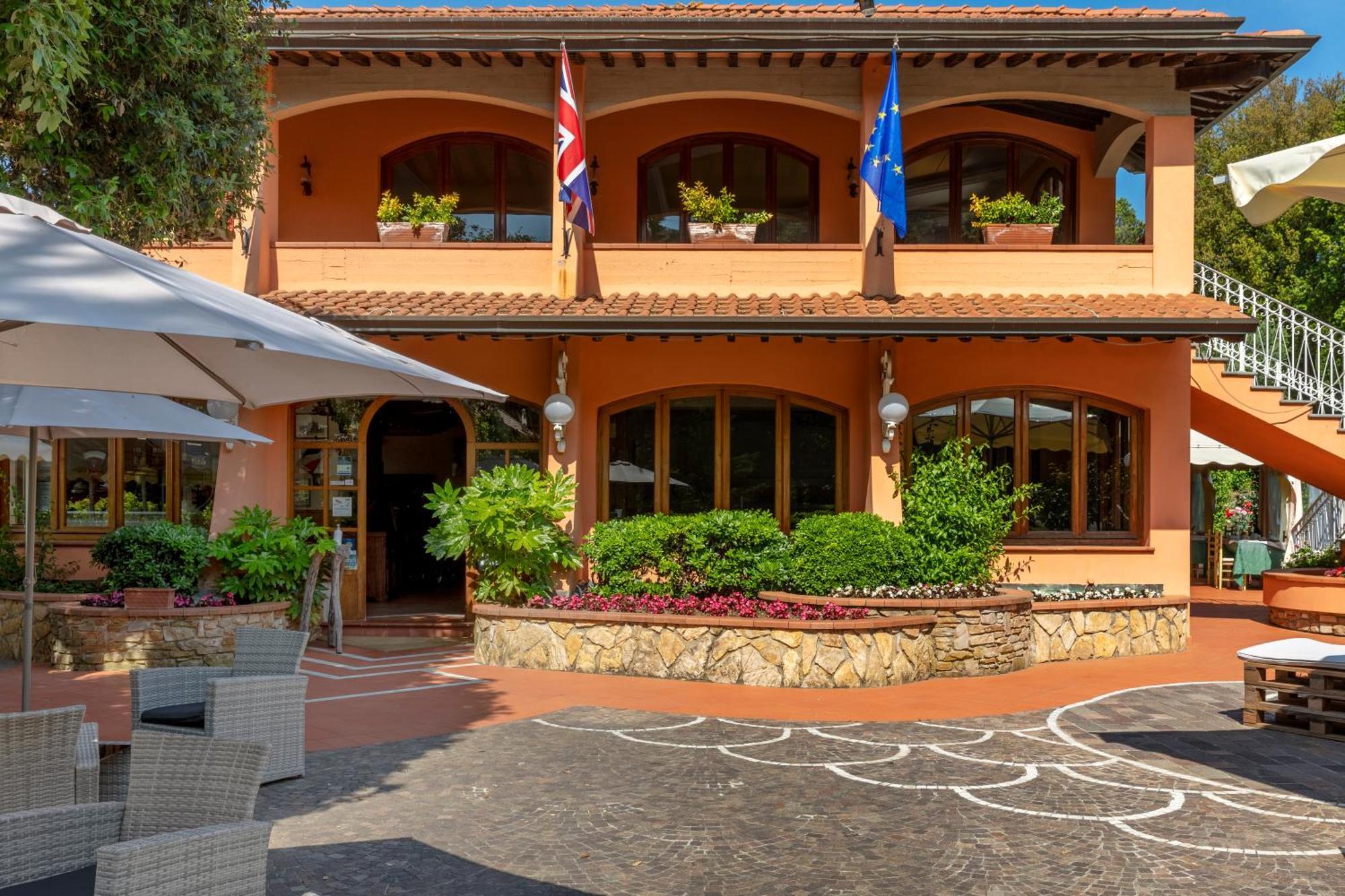 Holiday Prato Verde Chiatri Екстер'єр фото